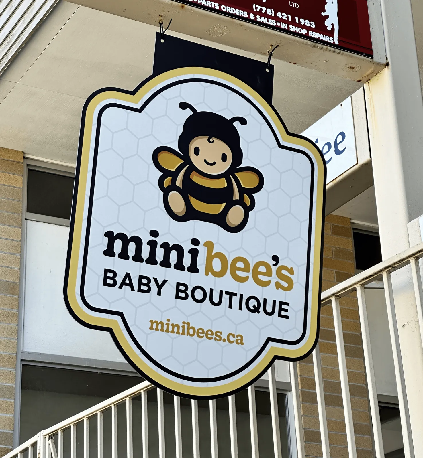 Minibees sign
